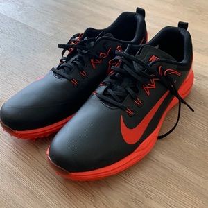 Nike Mens 12 red and black golf shoes